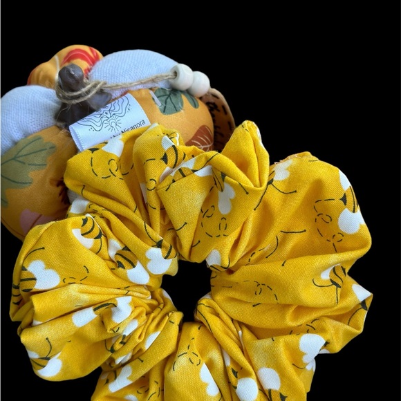 Bundle of 6 Handmade Scrunchie Hair Accesories print Scrunchies - Picture 3 of 6